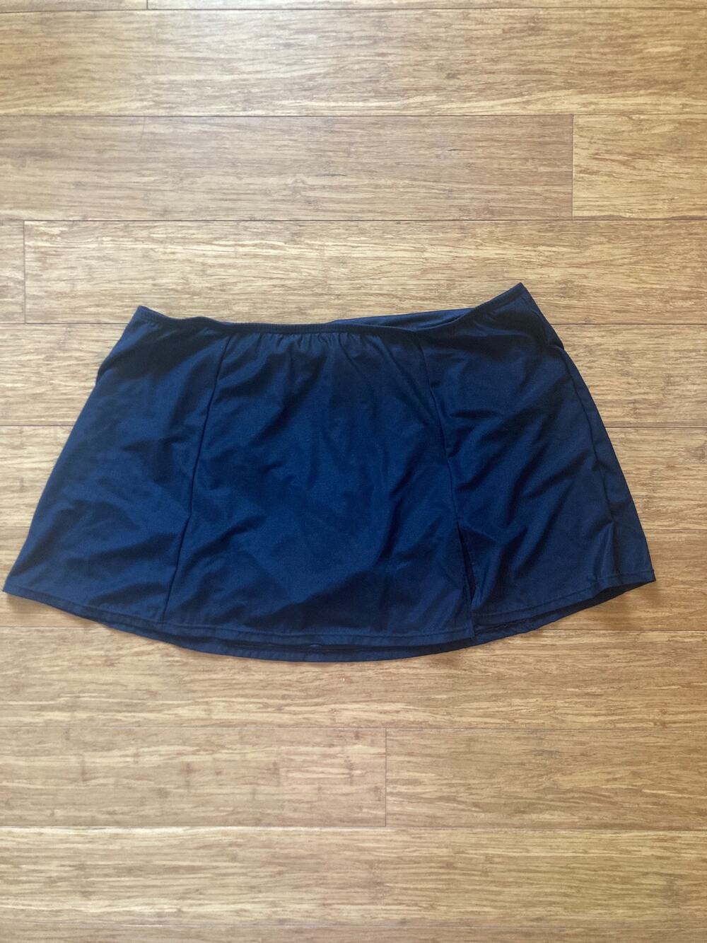 It Figures Black Pull On Athletic Skirt, Size 20W
